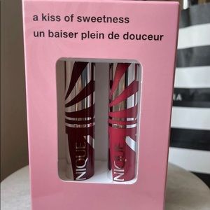 Brand New Limited Edition CLINIQUE A Kiss of Almost Lipstick Duo